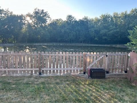 Revitalizing Saint Charles Fences with Expert Care image