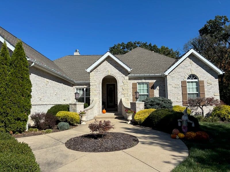 Gallery photos for Holiday Light Display at Stone-Clad Home in Lake St. Louis: Image #1